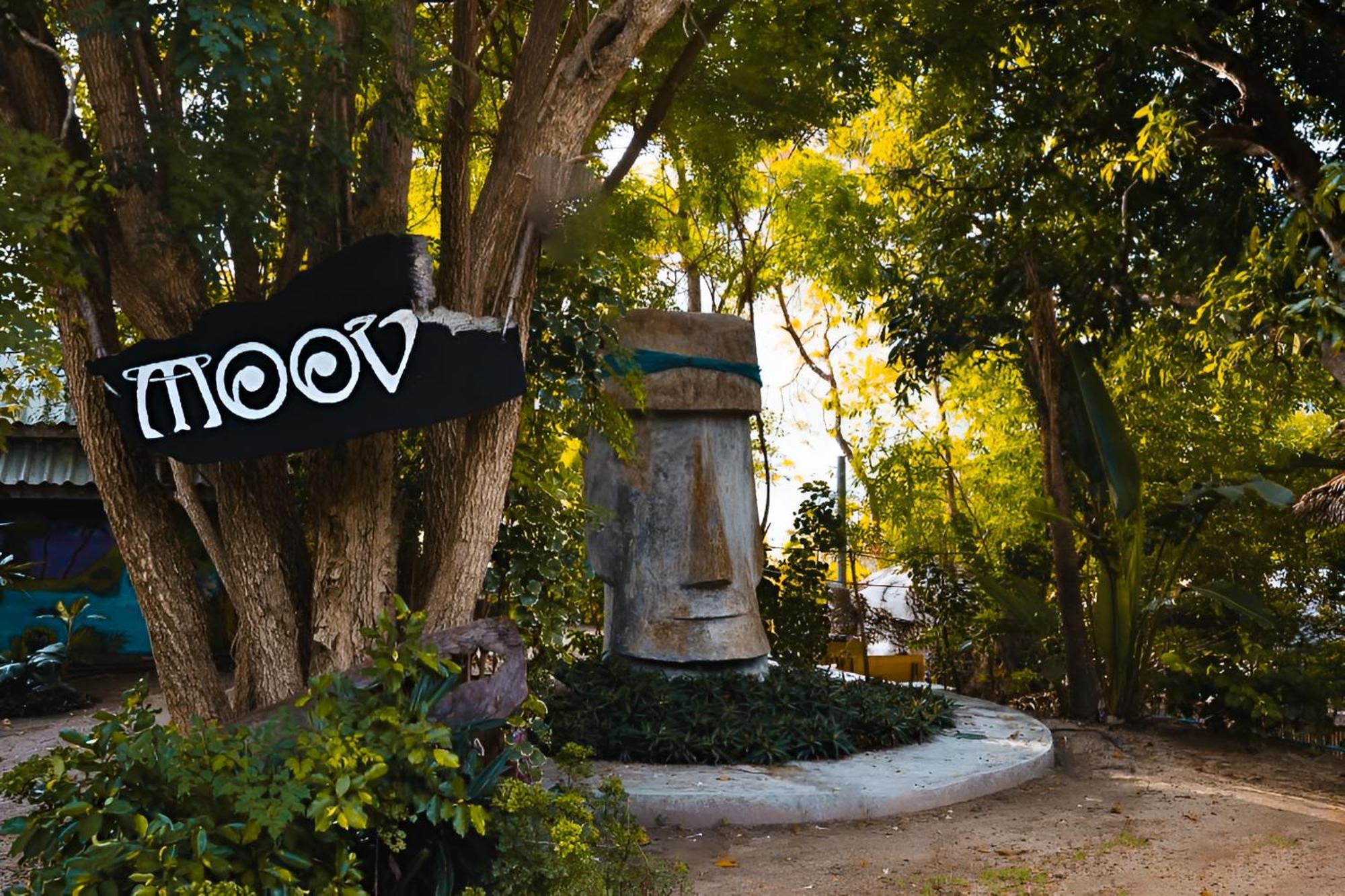 Moov Inn Garden Hostel Тау Экстерьер фото