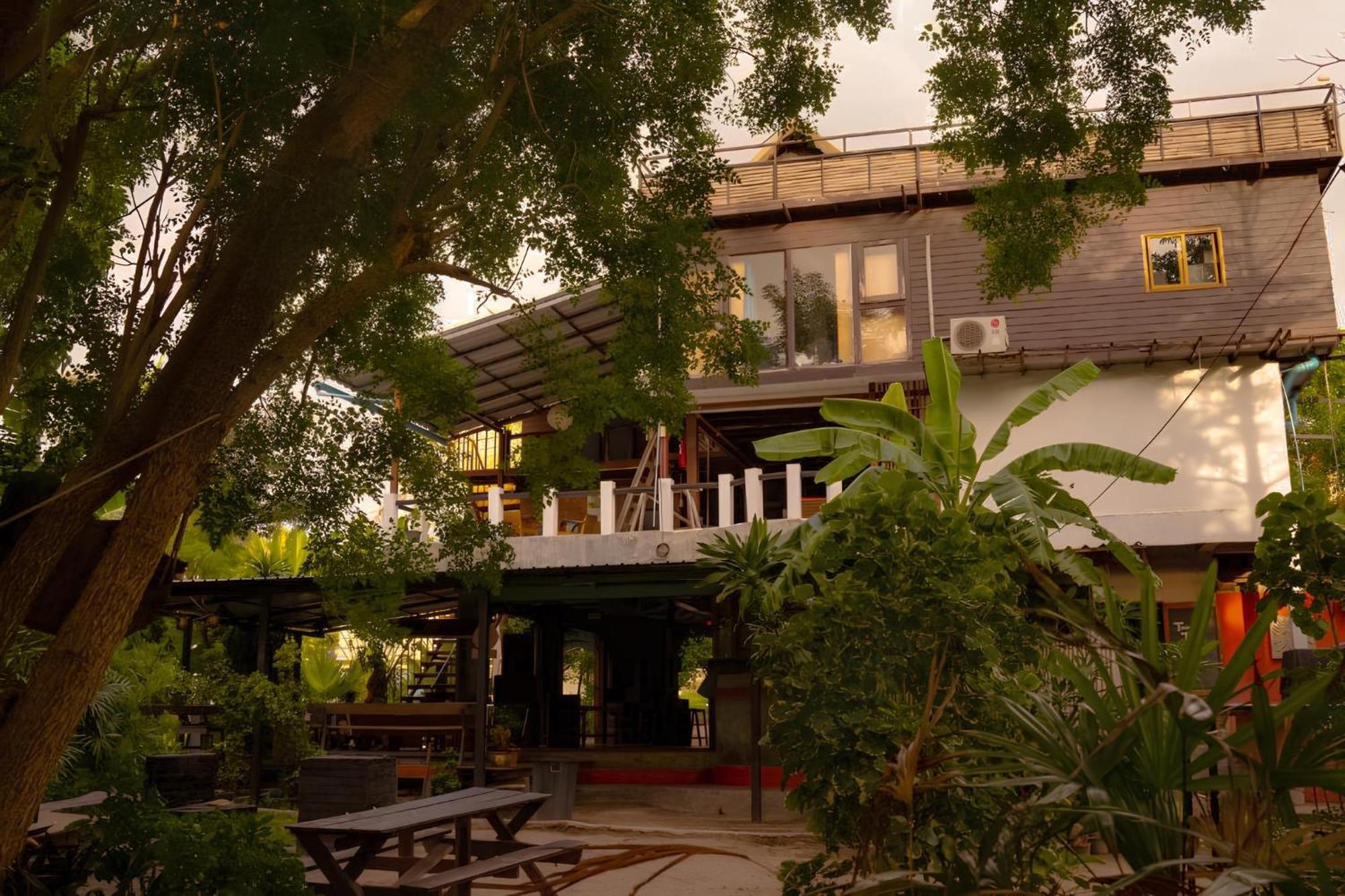 Moov Inn Garden Hostel Тау Экстерьер фото