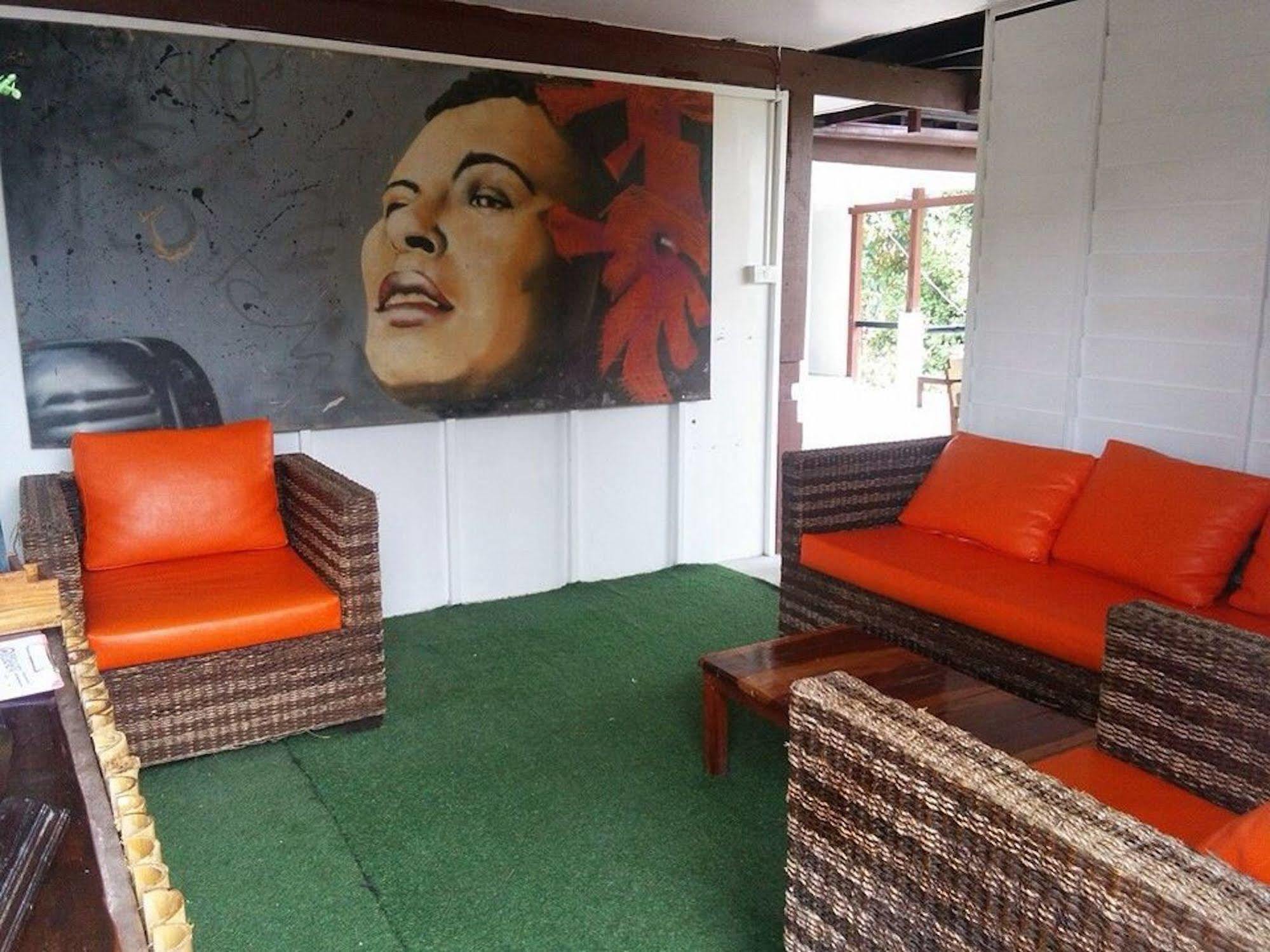 Moov Inn Garden Hostel Тау Экстерьер фото