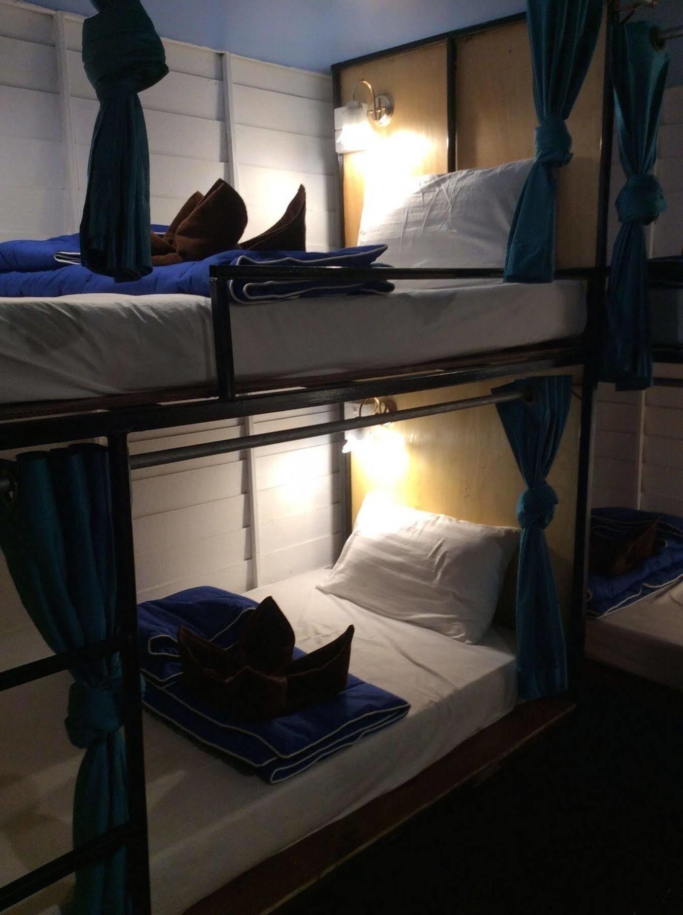 Moov Inn Garden Hostel Тау Экстерьер фото