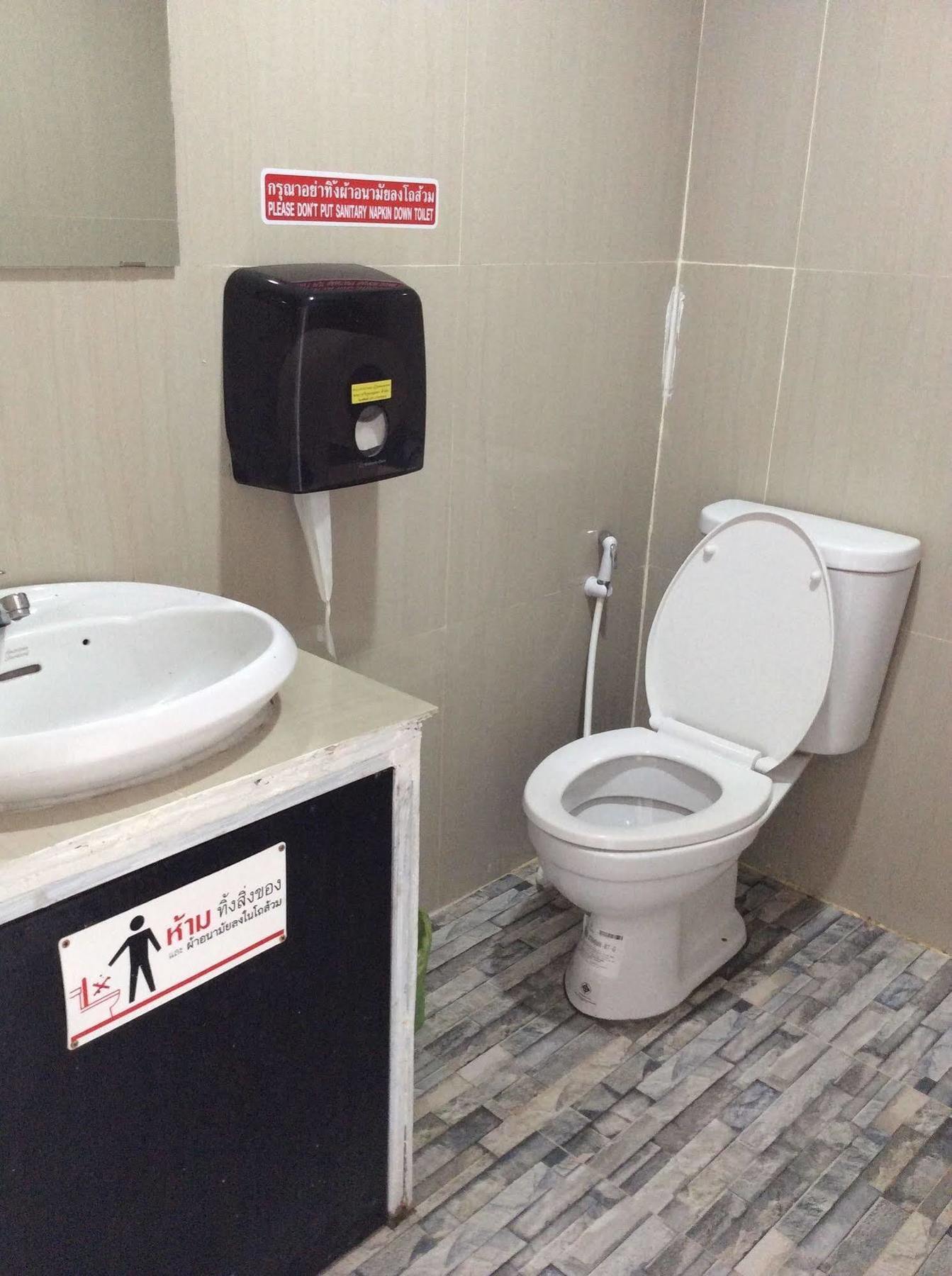 Moov Inn Garden Hostel Тау Экстерьер фото